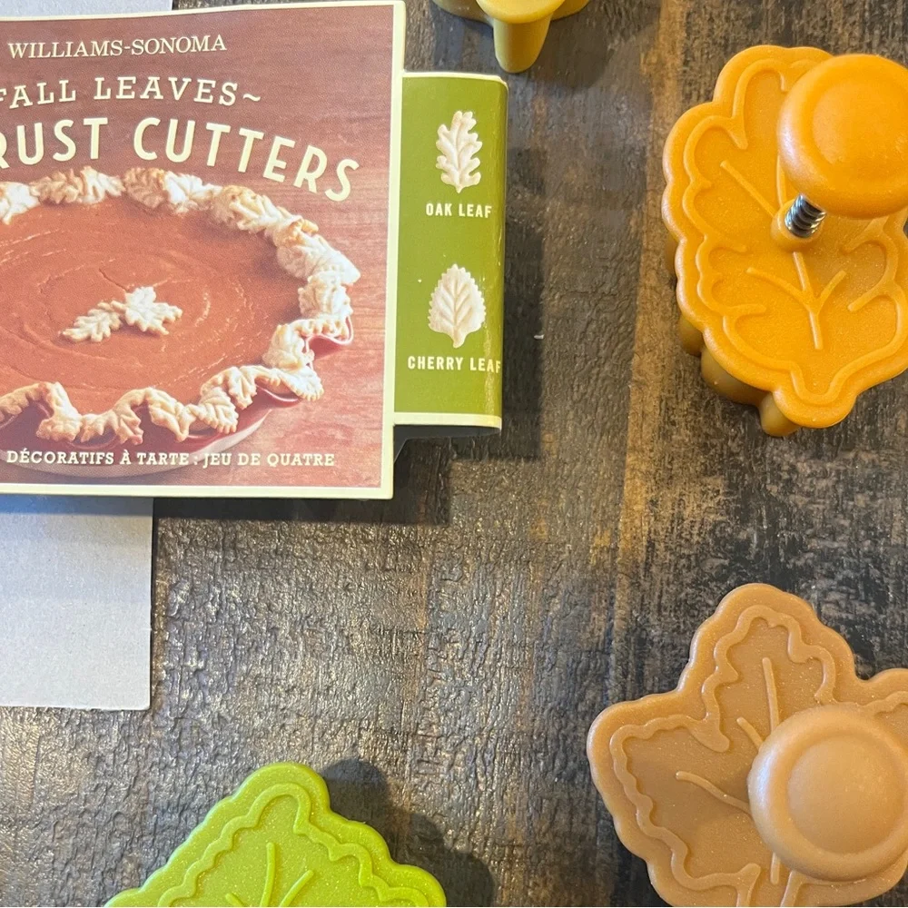 Williams Sonoma Pie Cutters! ADORABLE for your Fall Autumn Thanksgiving Holiday!